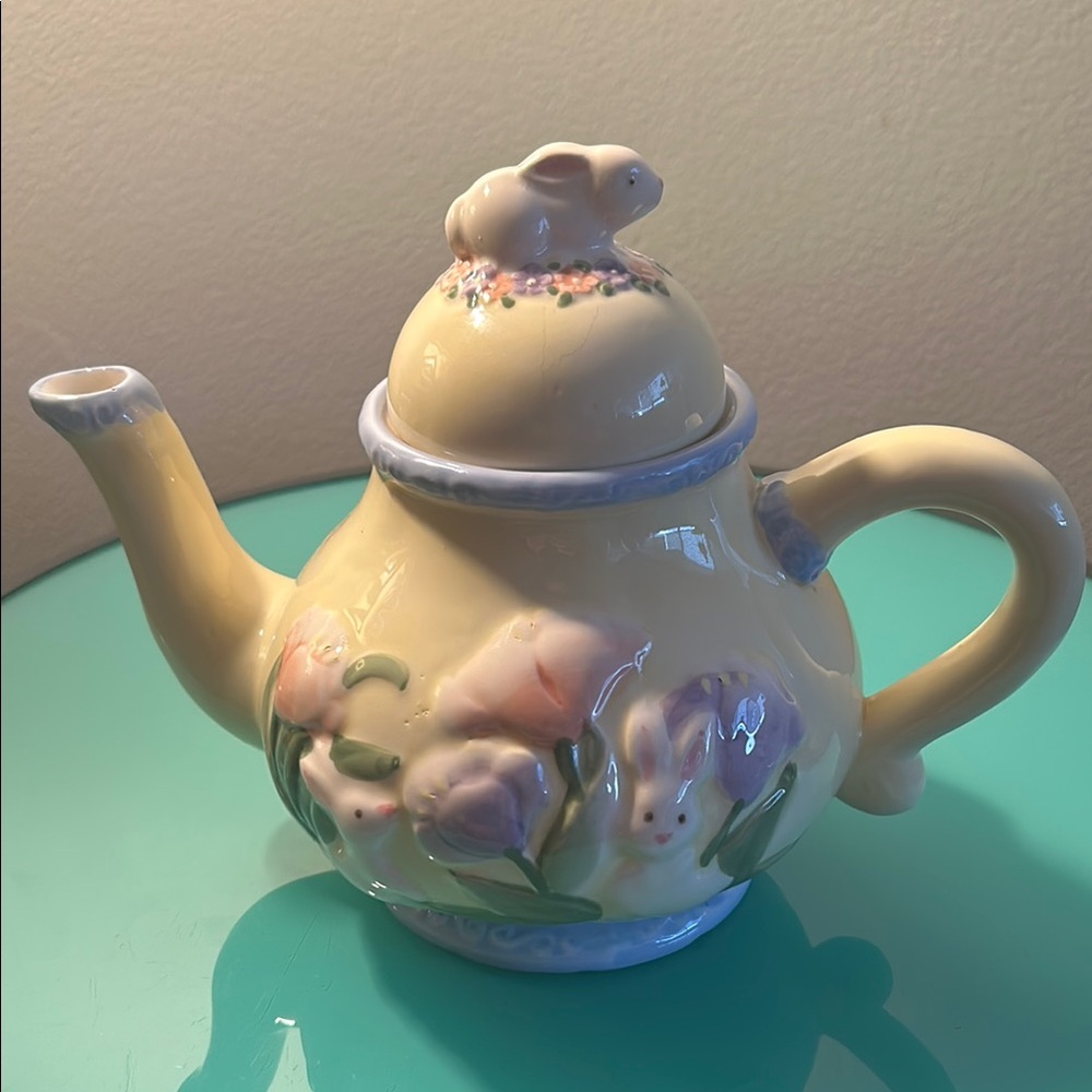 Vintage Bunny Teapot with flowers from the 80’s made in China